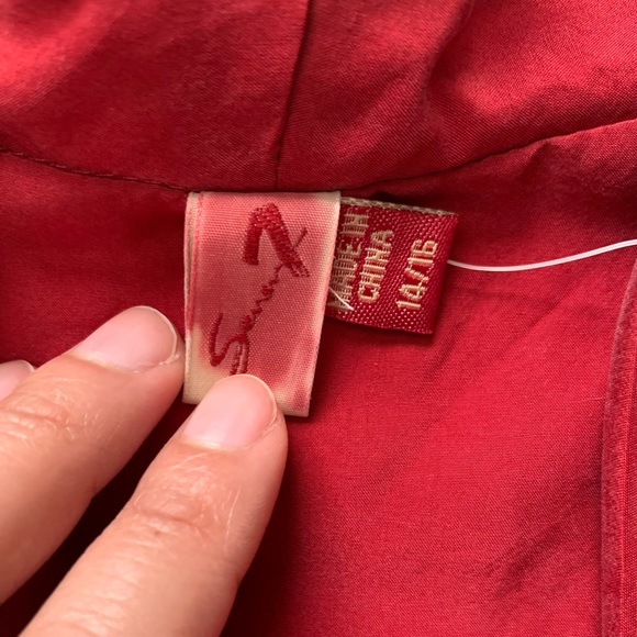 Seven7 - 100% Silk Red Cropped Shawl - Picture 3 of 8